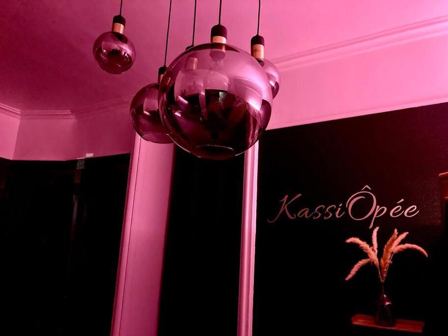SUITE KASSIOPEE, romantisme, balnéo, sauna Quimperlé Extérieur photo