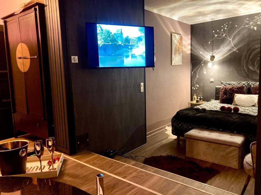 SUITE KASSIOPEE, romantisme, balnéo, sauna Quimperlé Extérieur photo